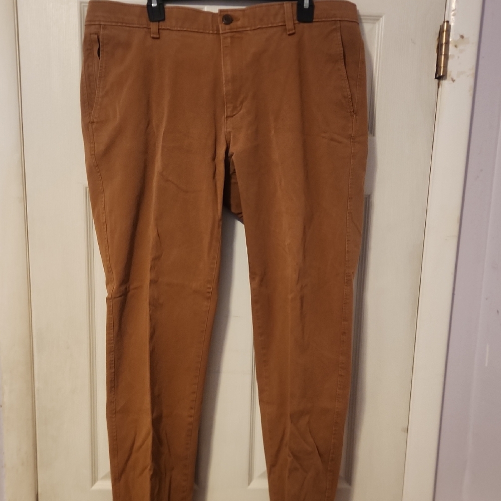 Dockers Men's Tan Chinos